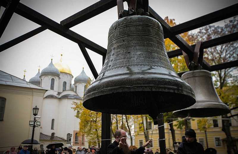 Картина вывоз колокола из новгорода