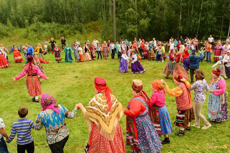 Семейская круговая. Семейская круговая красный Чикой. Семейская круговая 2022. Фестиваль Семейская круговая в Забайкальском крае 2022. Семейская круговая 2020 красный Чикой.