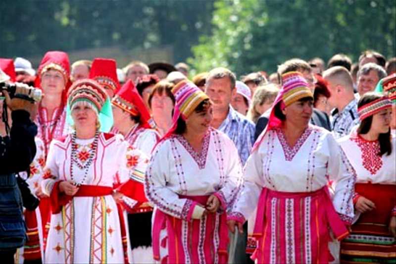 Центр национальностей. Народы Мордовии Мокша эрзя. Мордва эрзя национальный праздник. Мордва финно-угорский народ. Народы.России.мордва.Мокша.